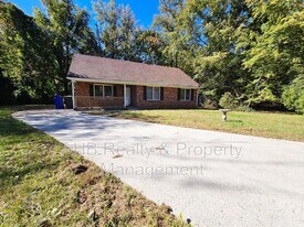 115 Dawn Ct in Mebane, NC - Building Photo
