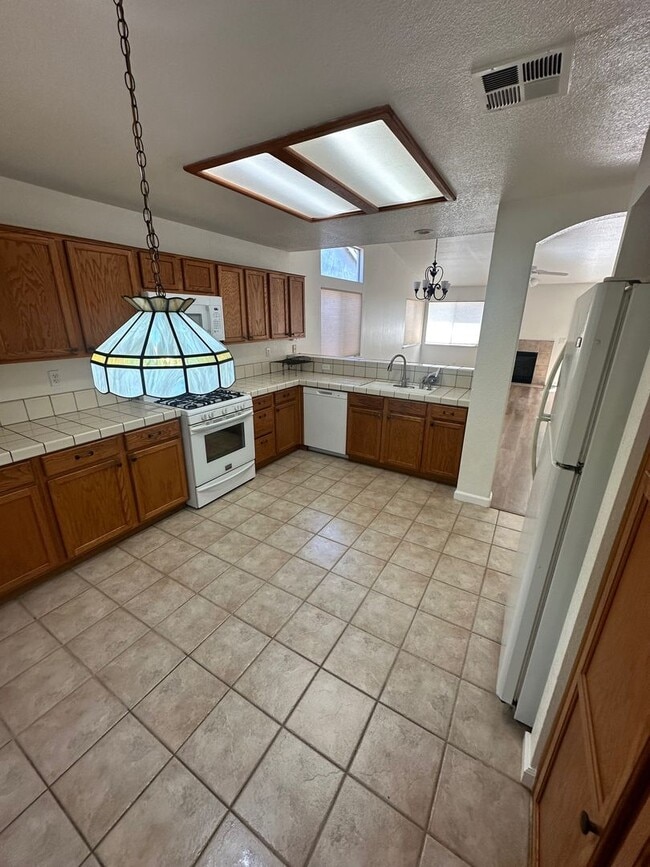 4918 Hearthwood Ct in Stockton, CA - Building Photo - Building Photo