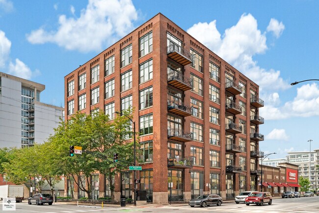 property at 701 W Jackson Blvd