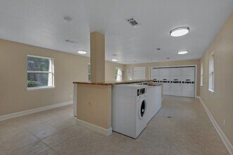 6880 W Fairfield Dr, Unit 76 in Pensacola, FL - Building Photo - Building Photo