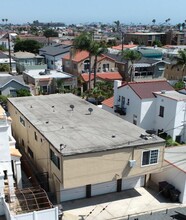 233 Argonne Ave in Long Beach, CA - Building Photo - Building Photo