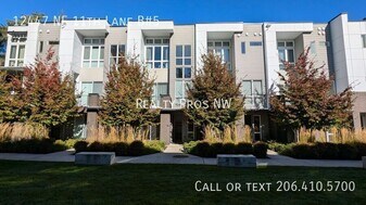 12447 NE 11th Ln in Bellevue, WA - Building Photo