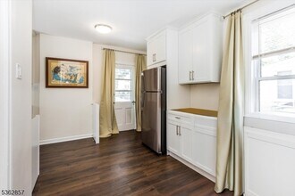 22 Forest St in Montclair, NJ - Foto de edificio - Building Photo