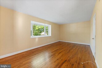 2914 Willston Pl-Unit -301 in Falls Church, VA - Building Photo - Building Photo