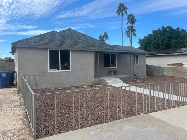 property at 928 S 7th Ave