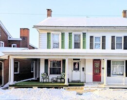 534 Walnut St, Unit Apt 2 in Denver, PA - Building Photo