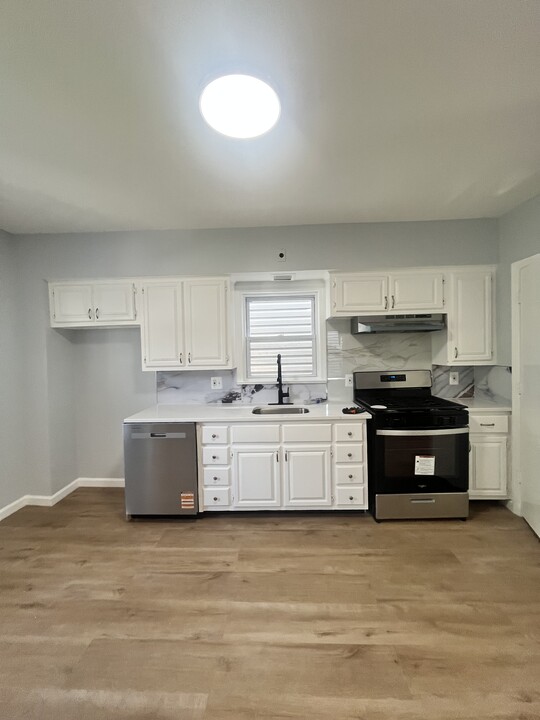 271 Broadway, Unit 3 in Bayonne, NJ - Building Photo