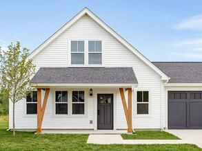 LEO at Bristol in Bristol, WI - Foto de edificio - Building Photo