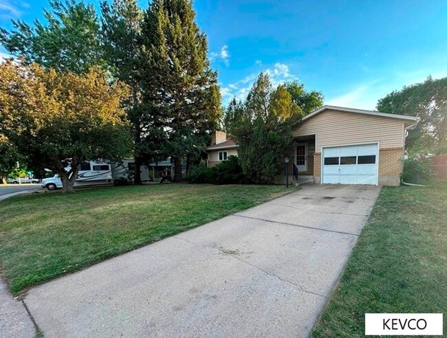 1053 Briarwood Rd in Fort Collins, CO - Building Photo - Building Photo