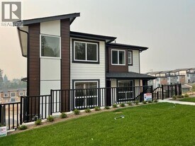 13639-1232A 232a St in Maple Ridge, BC - Building Photo