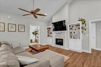469 Scrub Oaks Dr in Hampstead, NC - Foto de edificio - Building Photo