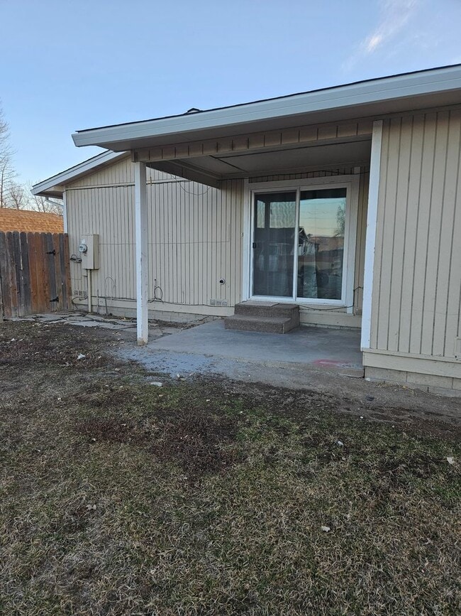 709-895-895 Alder St in Susanville, CA - Building Photo - Building Photo