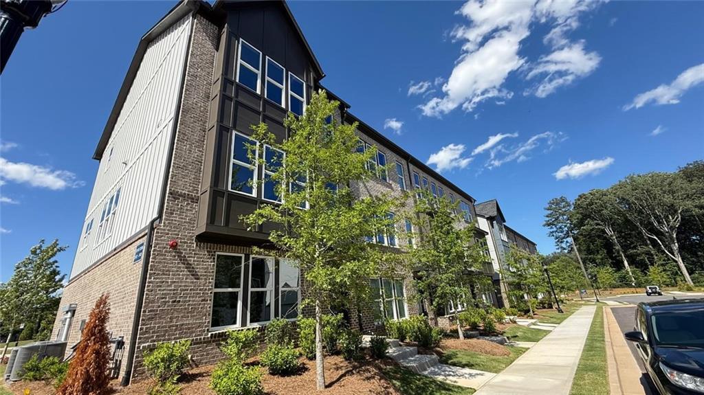 2421 Red Maple Xing in Smyrna, GA - Building Photo
