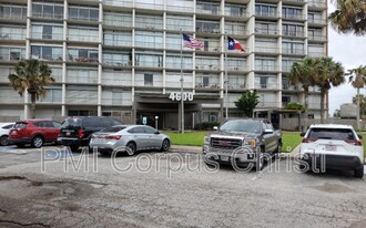 4600 Ocean Dr in Corpus Christi, TX - Building Photo