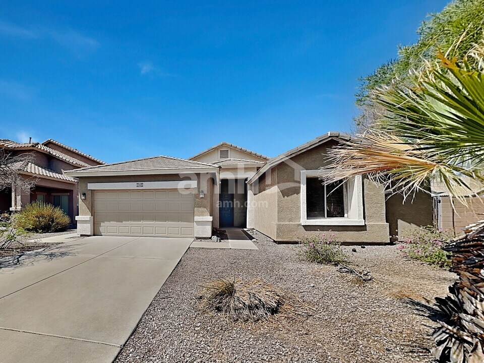 4508 W Donner Dr in Laveen, AZ - Building Photo