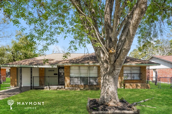 1804 Chilton Dr in Baytown, TX - Building Photo