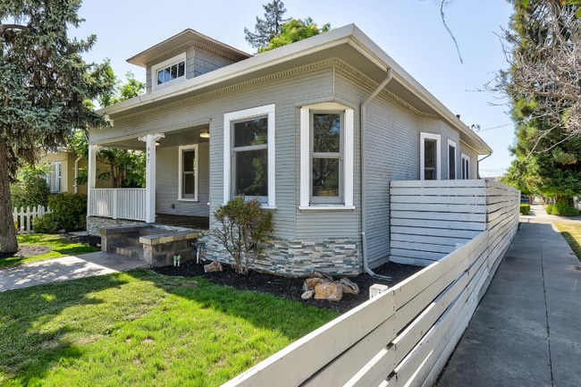 997 E Julian St in San Jose, CA - Building Photo - Building Photo