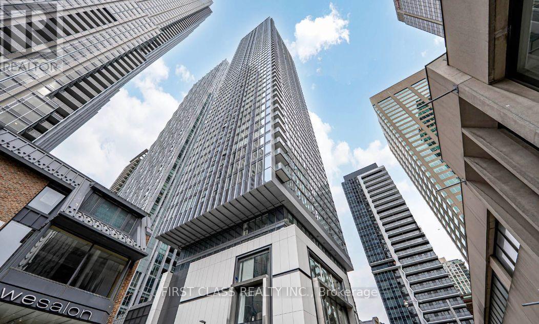 8-4708 Cumberland St in Toronto, ON - Building Photo
