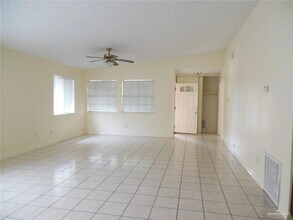 16 Mynah Ave in McAllen, TX - Building Photo - Building Photo