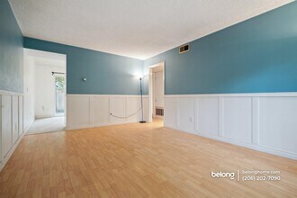 12200 NE 147th Pl in Kirkland, WA - Building Photo - Building Photo