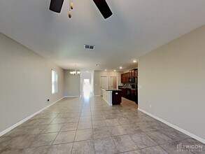 15422 Broad Brush Dr in Sun City Center, FL - Building Photo - Building Photo
