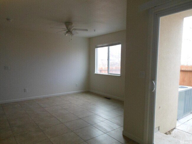 653 Desert Springs Ct in Fallon, NV - Building Photo - Building Photo