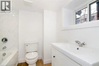 249 Emerald St N in Hamilton, ON - Building Photo - Building Photo