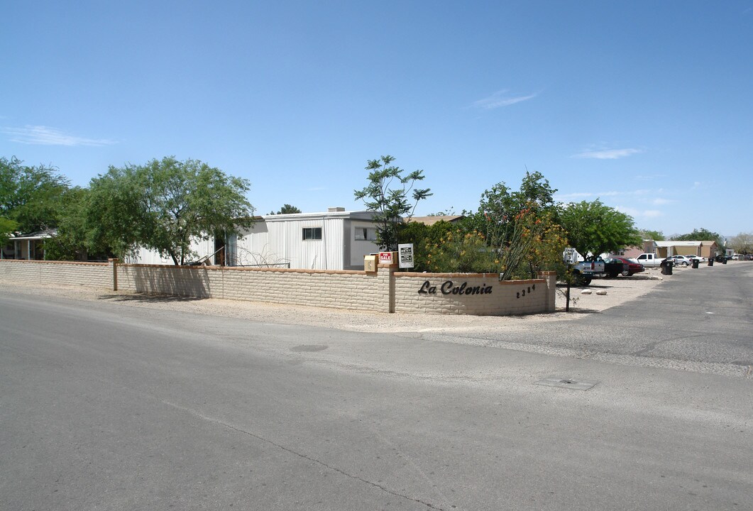 La Colonia Mobile Home Park in Tucson, AZ - Building Photo