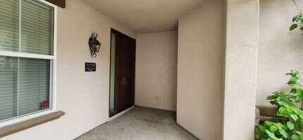 9733 Sand Hollow Way in Elk Grove, CA - Building Photo - Building Photo