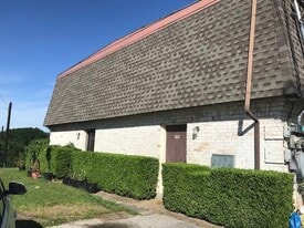 2303 Barton Village Cir