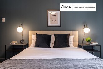 Room in Shared 6 bed/4 bath home in Boston, MA - Foto de edificio - Building Photo