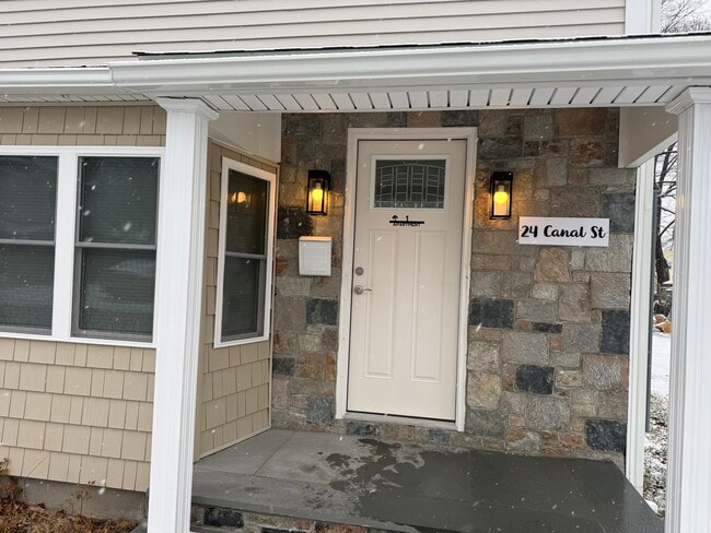 24 Canal St, Unit Apartment 1