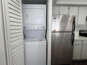 5672 Rock Island Rd, Unit 271 in Tamarac, FL - Building Photo - Building Photo