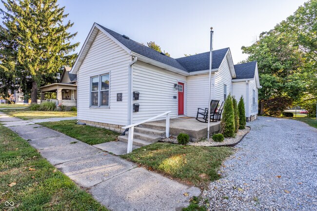 property at 2 N Lebanon St