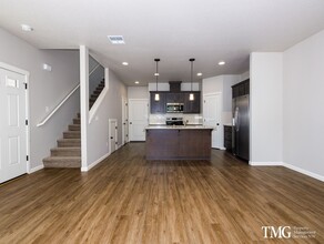 11305 NE 14th Ct in Vancouver, WA - Foto de edificio - Building Photo