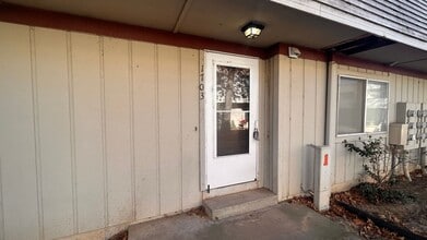 2212 E 66th Pl in Tulsa, OK - Building Photo - Building Photo