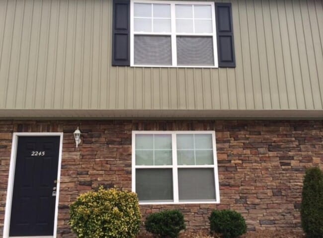 2245 Spring Meadow Ln SE in Cleveland, TN - Foto de edificio - Building Photo