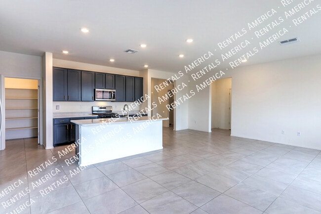 property at 5525 W San Francisco Trl