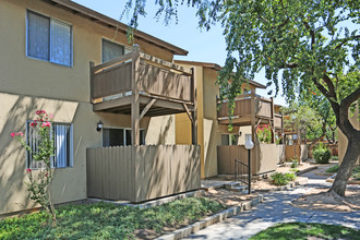 Briarwood Apartments in Clovis, CA - Building Photo - Building Photo