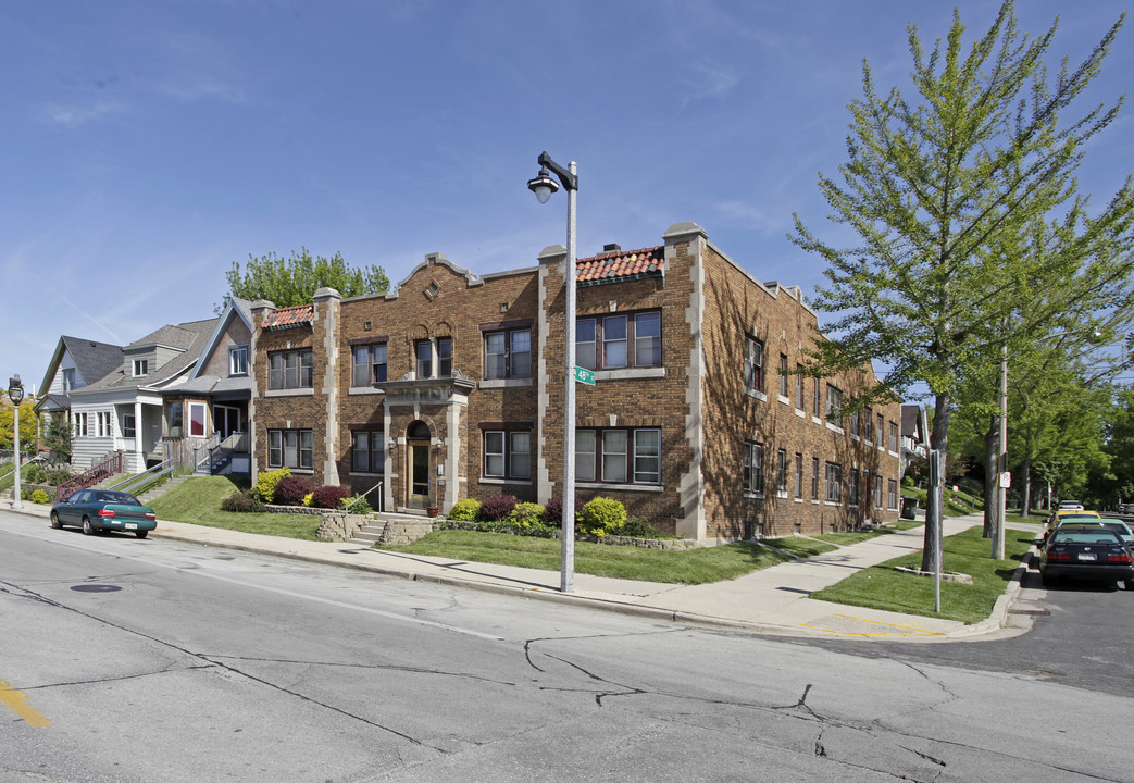 4804 W Vliet St in Milwaukee, WI - Building Photo