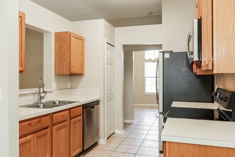 7811 Invermere Blvd N in Jacksonville, FL - Building Photo - Building Photo