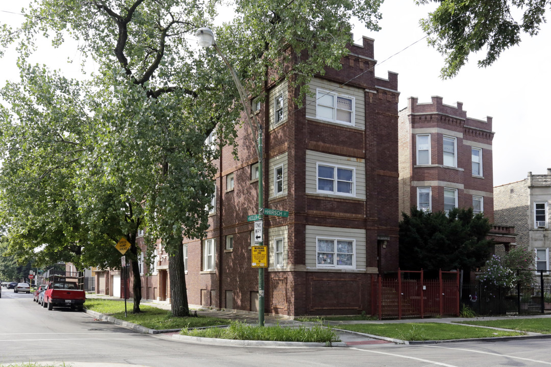 4201 W Hirsch St in Chicago, IL - Building Photo