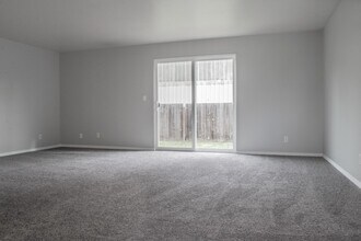 7019 Armar Rd in Marysville, WA - Building Photo - Building Photo