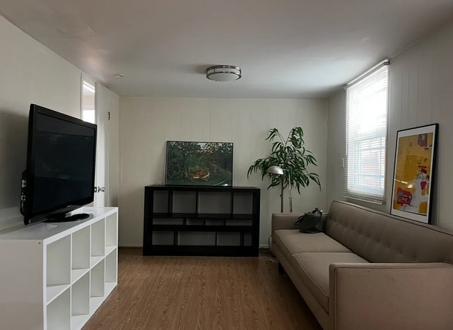 property at 115 N Parkwood Ave