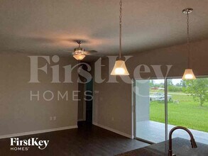 2216 NW 18th Terrace in Cape Coral, FL - Foto de edificio - Building Photo