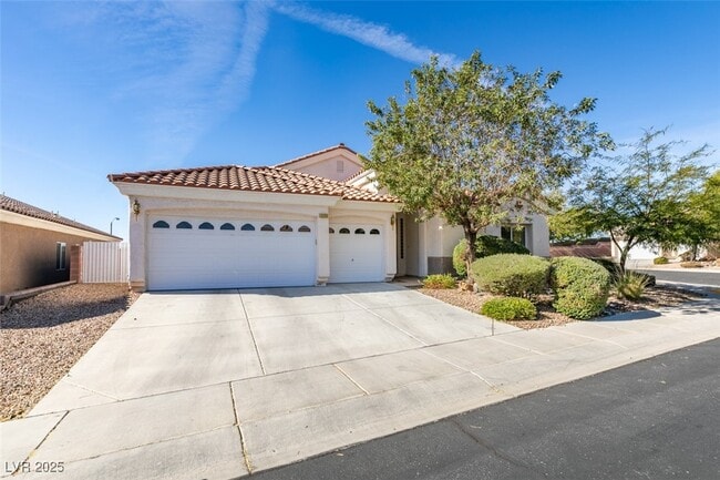 2255 Double Tree Ave in Henderson, NV - Building Photo - Building Photo