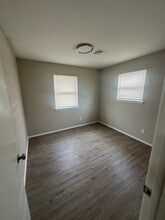 1003 7th Ave NW in Miami, OK - Building Photo - Building Photo