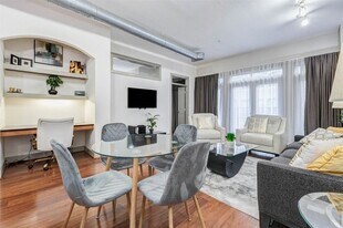 1901 Post Oak Blvd, Unit 1106 in Houston, TX - Building Photo