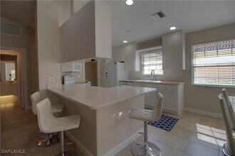 7622 Novara Ct in Naples, FL - Foto de edificio - Building Photo
