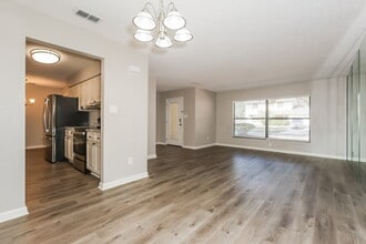 813 Regal Palm Ct in Brandon, FL - Building Photo - Building Photo